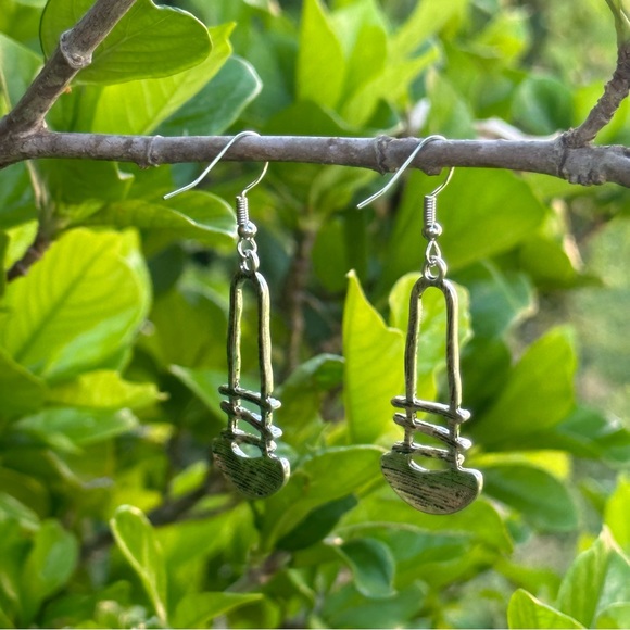 Modernist Silver Plated Dangle Earrings Boutique - Picture 4 of 5